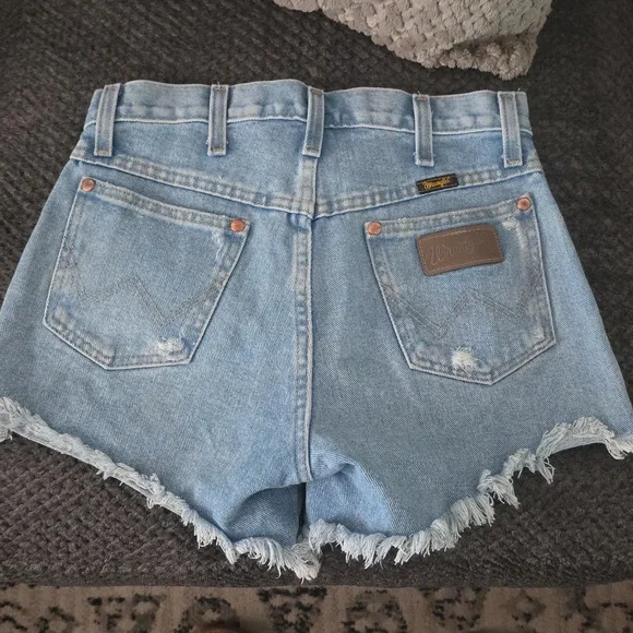 Wrangler Shorts - Picture 3 of 5